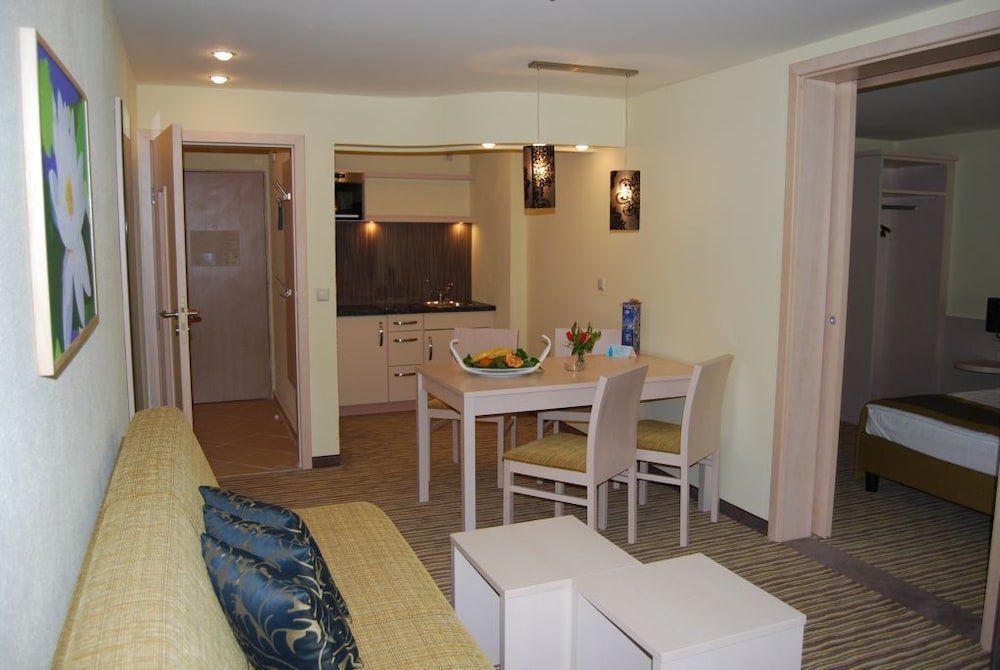 Фото Hotel Oasis