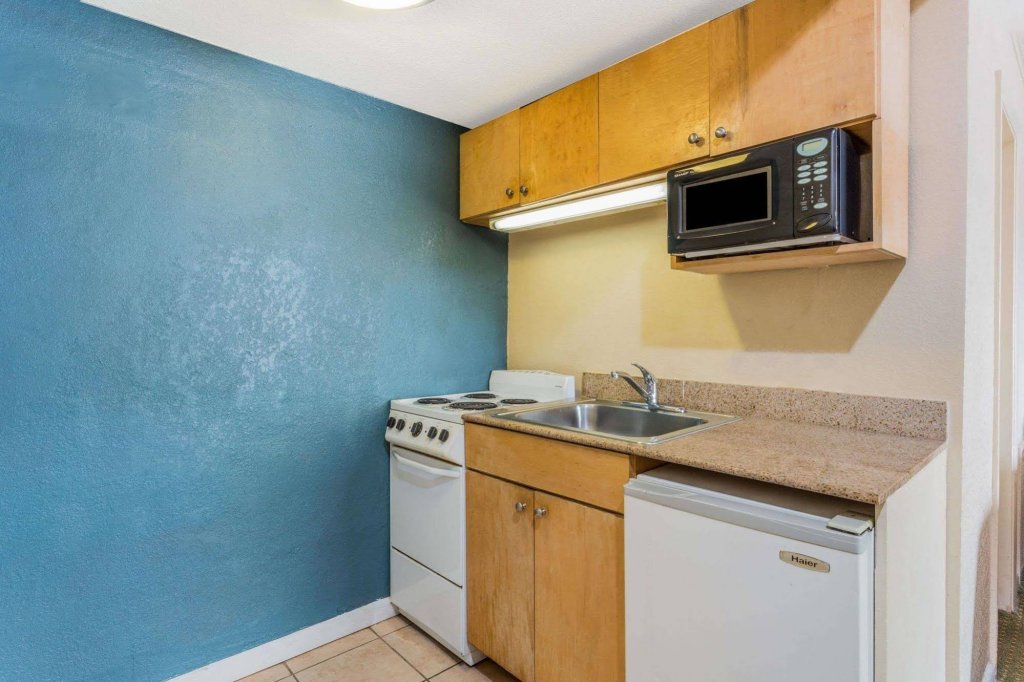 Фото Ramada Plaza by Wyndham Virginia Beach