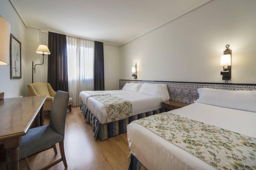 Фото Hesperia Cordoba