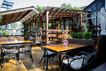 Veranda Fabrika (100-letiya Vladivostoka Avenue, 54А), restaurant