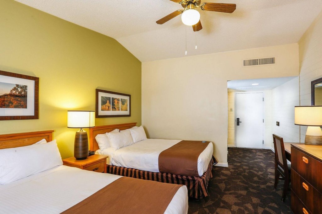 Фото Yavapai Lodge