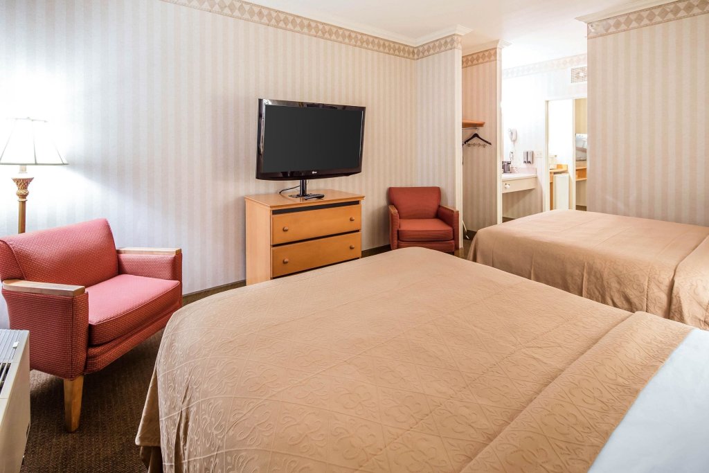 Фото Four Points by Sheraton Anchorage Downtown