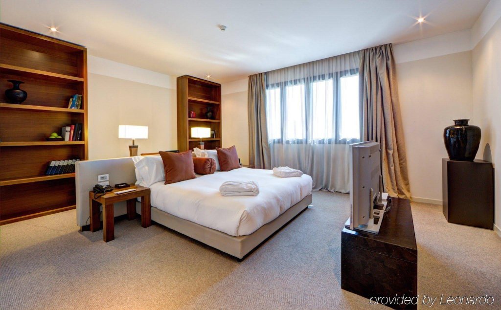 Фото Milan Suite Hotel