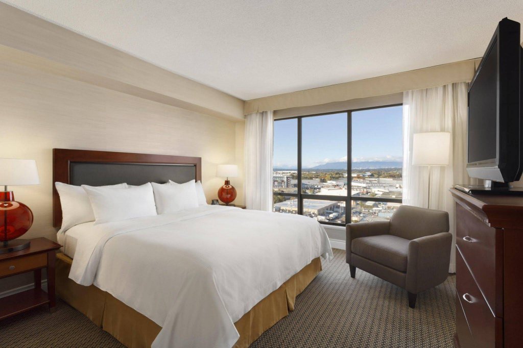 Фото Hilton Vancouver Airport
