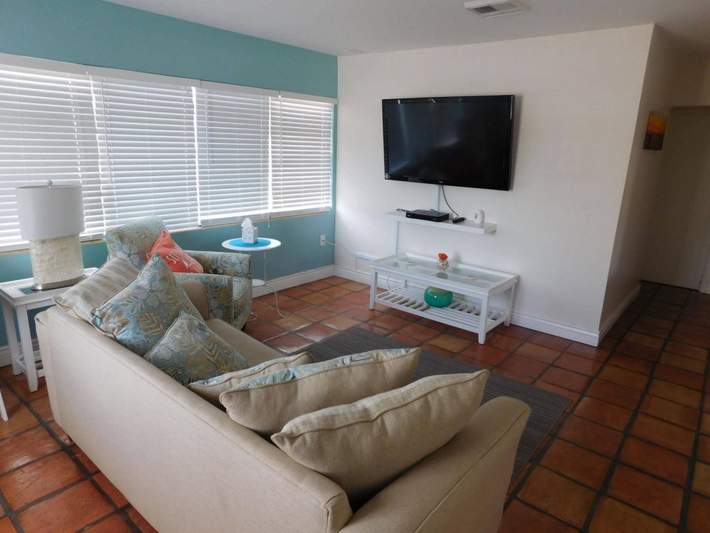 Фото Nokomis Inn And Suites