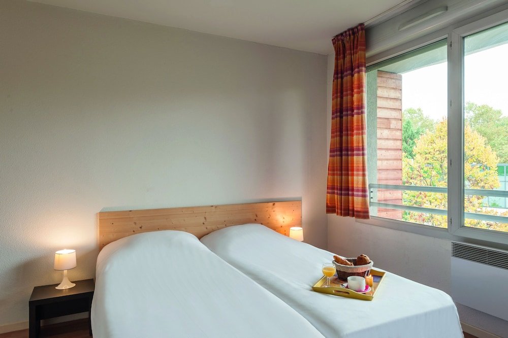 Фото Appart'City Bourg EN Bresse