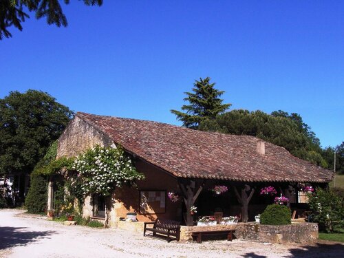 Отель Dordogne Resort Domaine de Gavaudun
