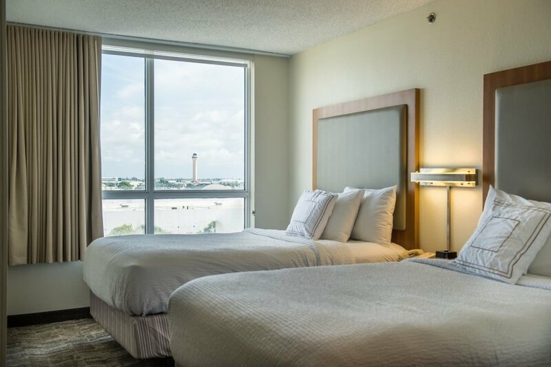 Гостиница SpringHill Suites by Marriott Miami Airport South в Майами