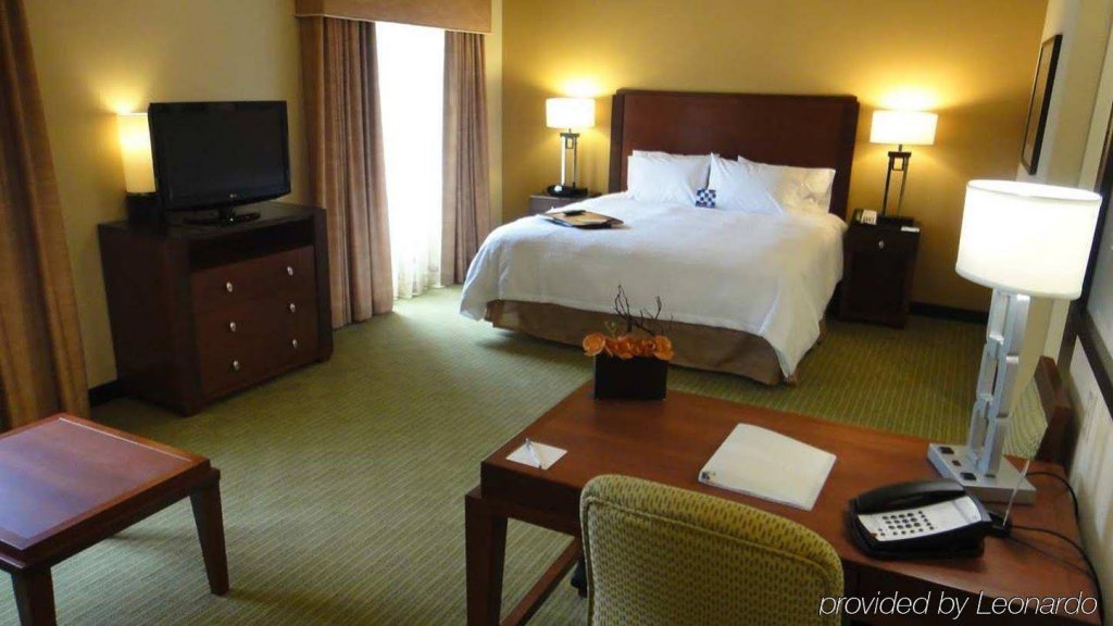 Фото Hampton Inn & Suites Riverside/Corona East