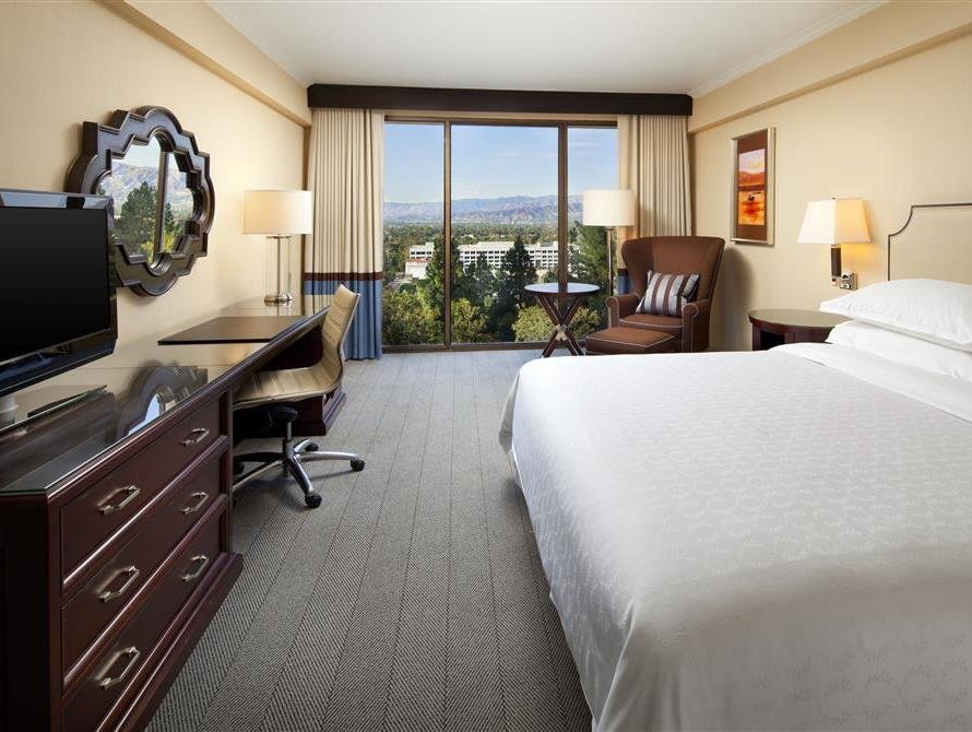 Фото Sheraton Universal Hotel