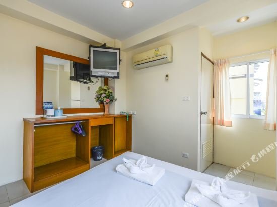 Фото Rambuttri House