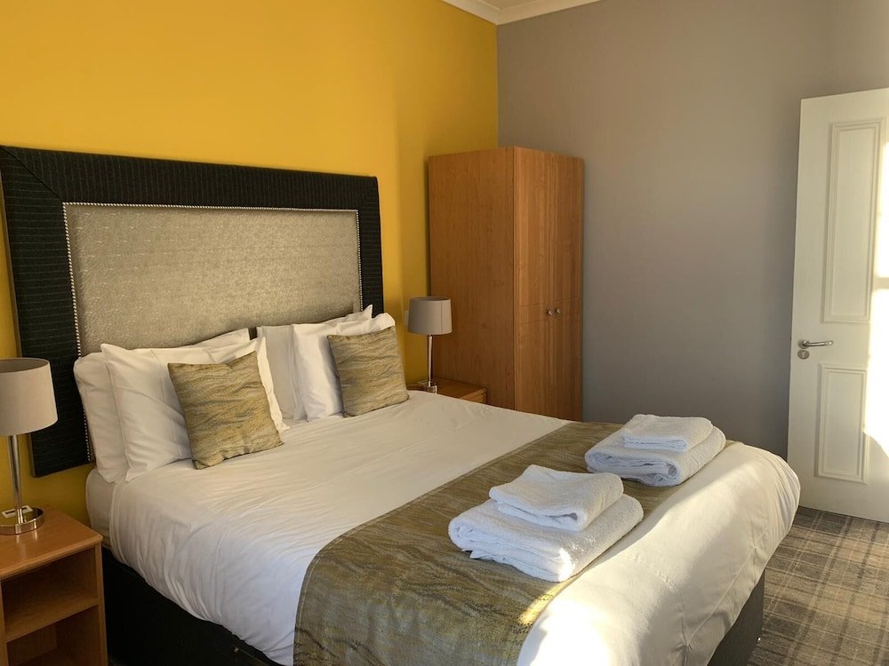 Фото The Waverley Hotel