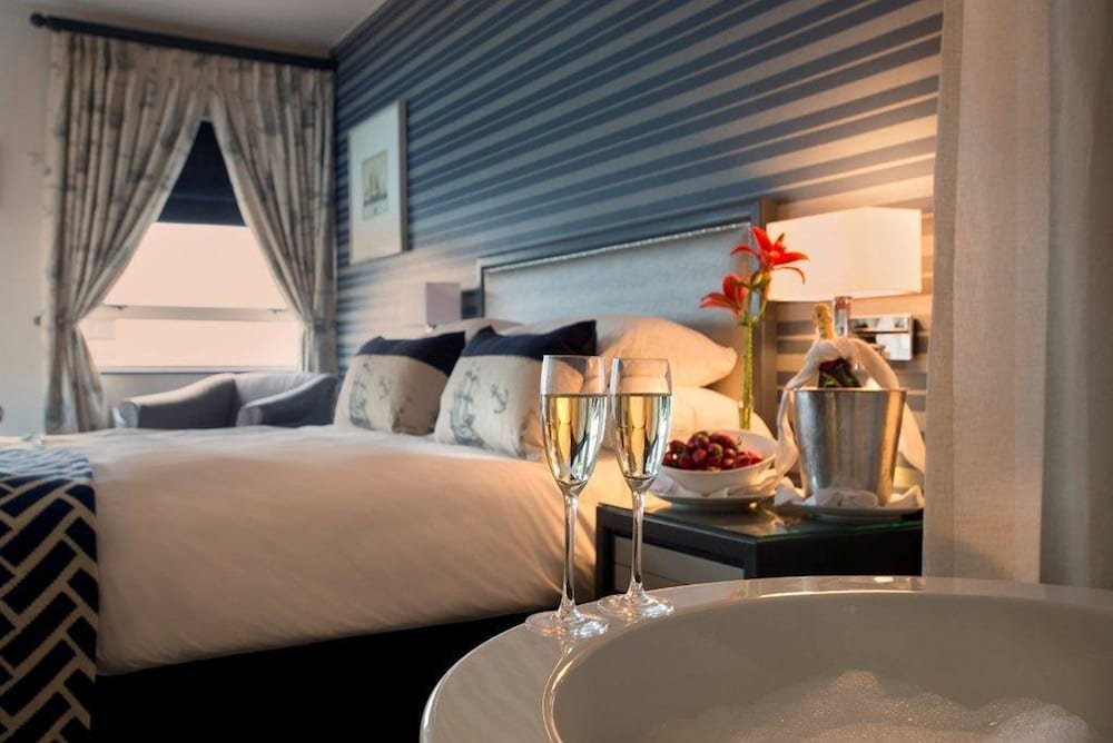 Фото The Portswood Hotel