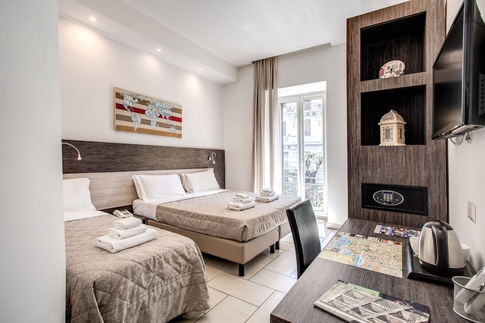 Фото B&B Hotel Napoli