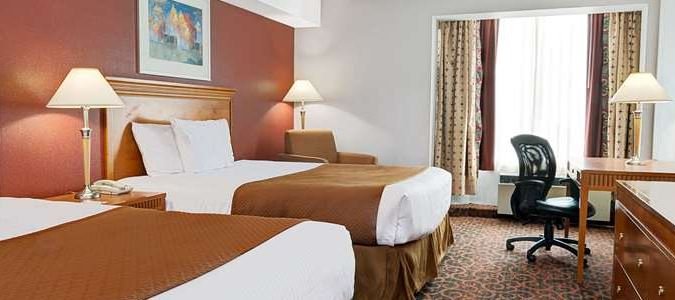 Фото Ramada by Wyndham Niagara Falls/Fallsview