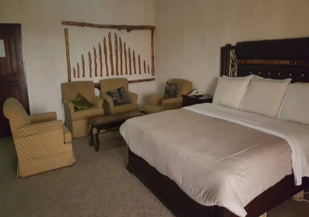 Фото Larbi-Duodu Hotel