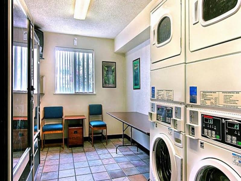 Фото Super 8 by Wyndham Boise