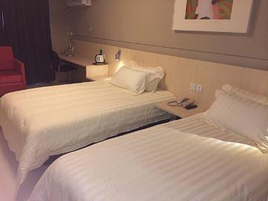 Фото Jinjiang Inn Nanjing North Daqiao Road