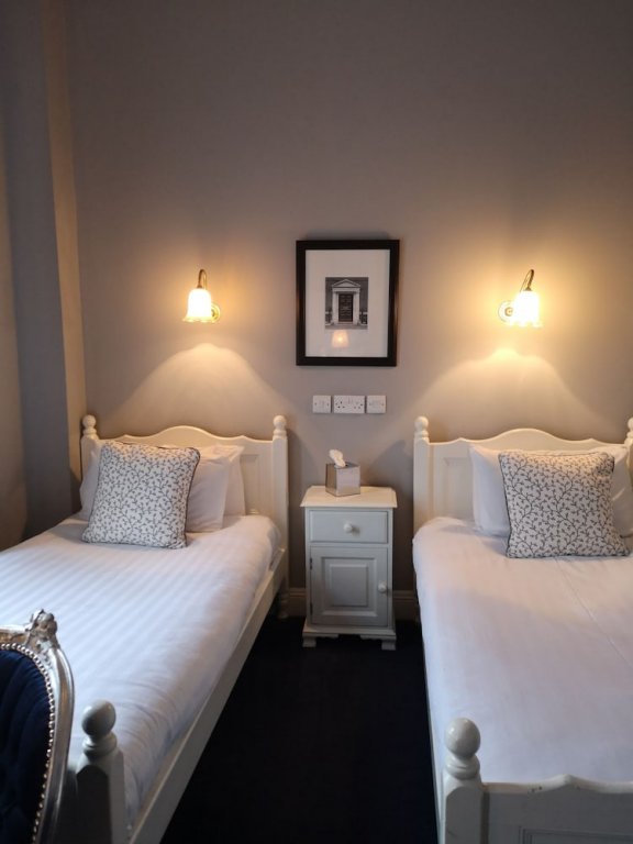 Фото O'Neills Victorian Pub and Townhouse