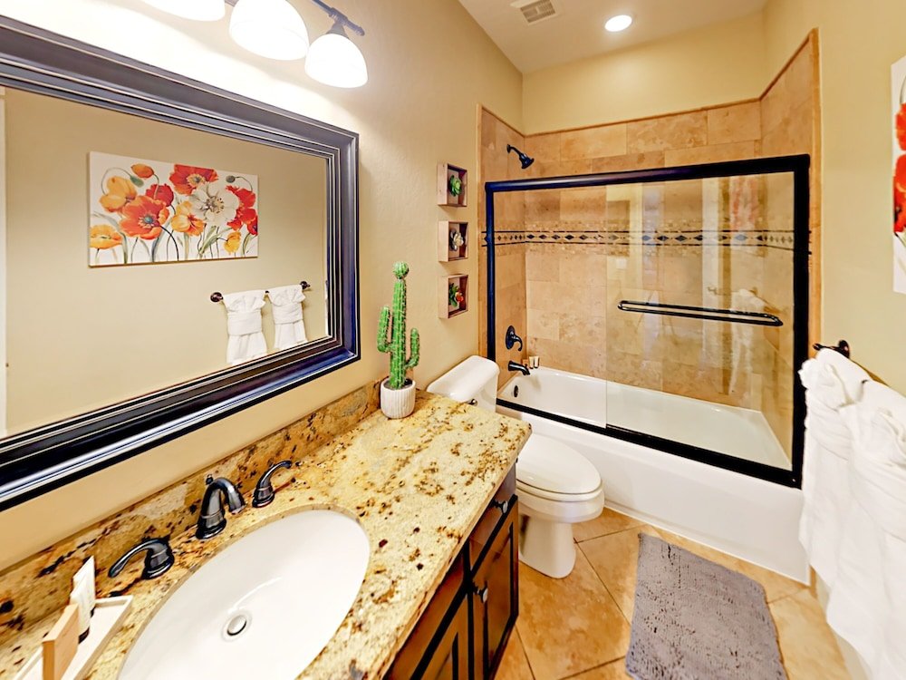 Фото E Sandia Circle - 5 Br Home