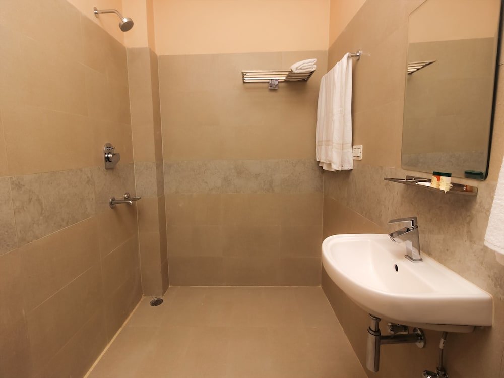 Фото Oyo 26672 Funky Town