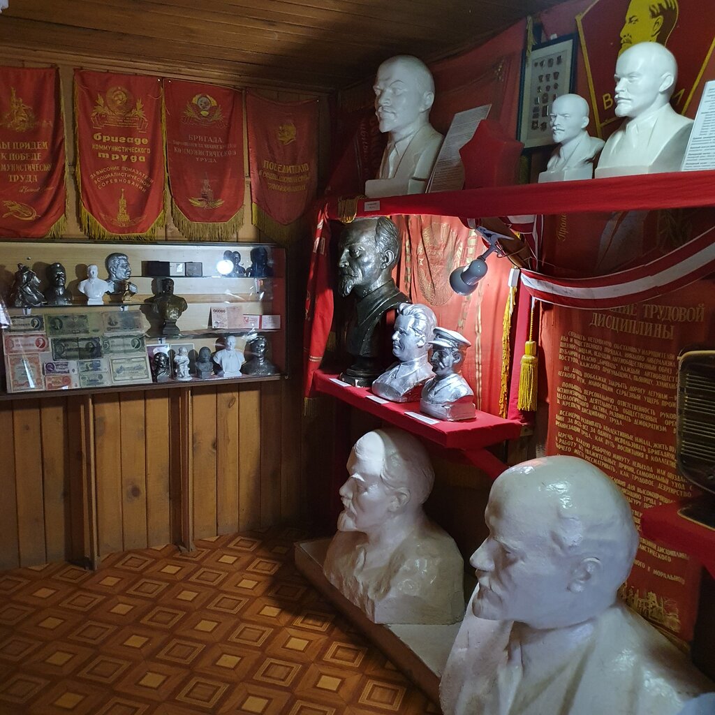 Museum Voyenno-istorichesky muzey Pskovskoy oblasti, Ostrov, photo