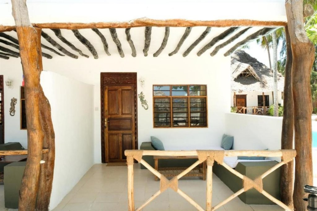 Фото Makuti Beach Bungalows