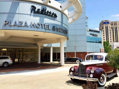 Гостиница Radisson Plaza Hotel at Kalamazoo Center в Каламазу