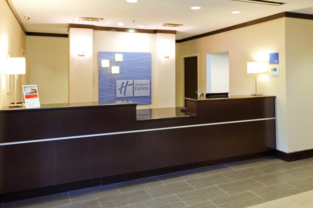 Фото Holiday Inn Express & Suites Greenville - Downtown by Ihg