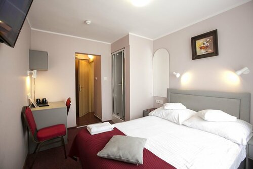 Гостиница Hotel Unibus в Бельск-Подляски