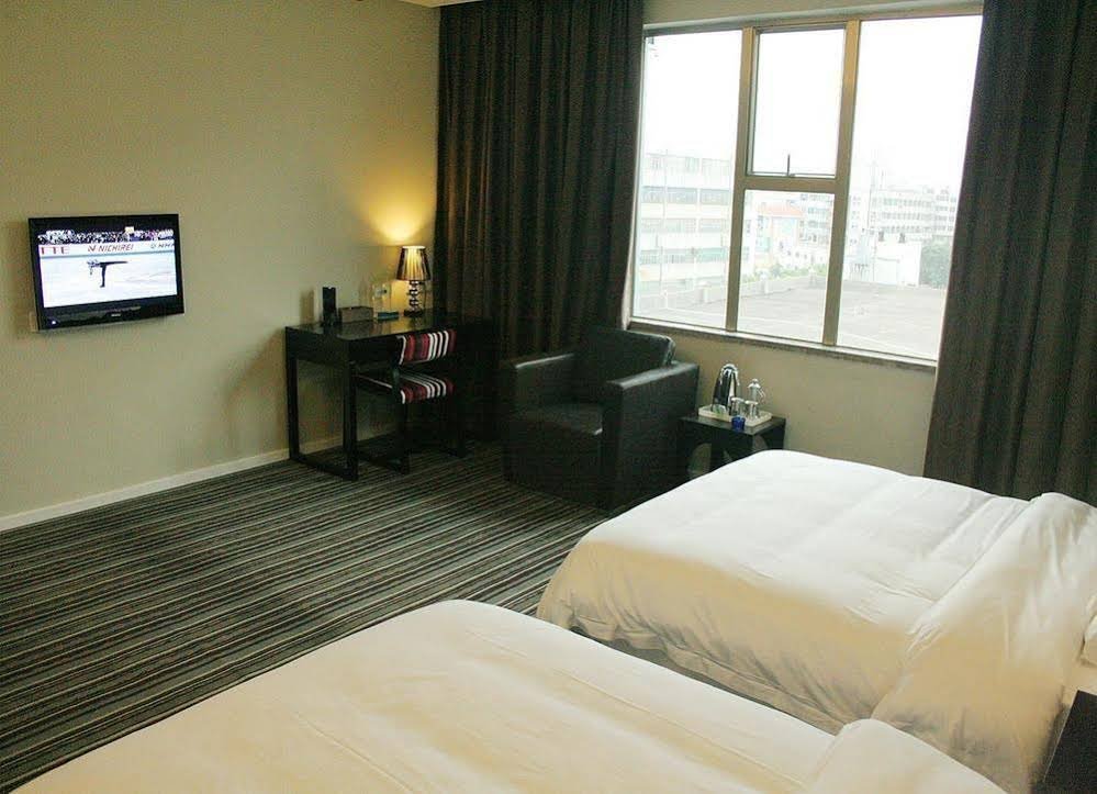 Фото Zhuhai Biwan Hotel