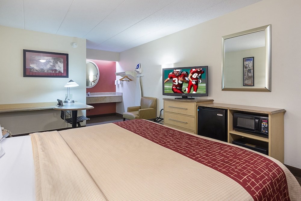 Фото Red Roof Inn Detroit - Farmington Hills