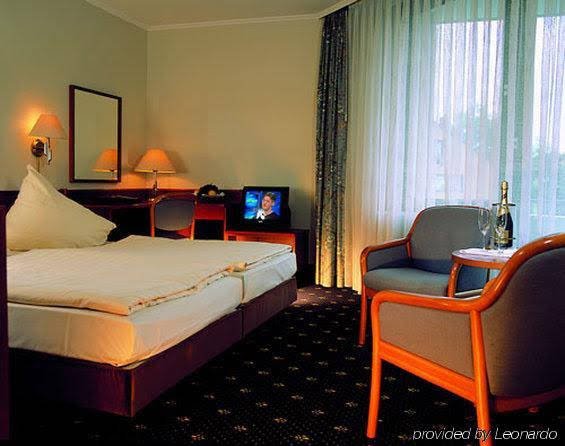 Фото отеля 2