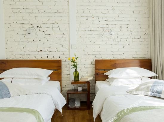 Фото ErHai Gate No. 1 Hotel