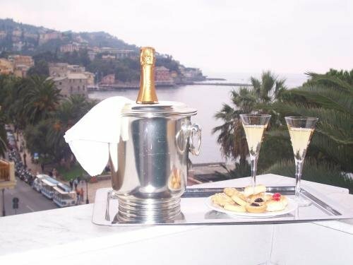 Гостиница Hotel Vesuvio в Рапалло