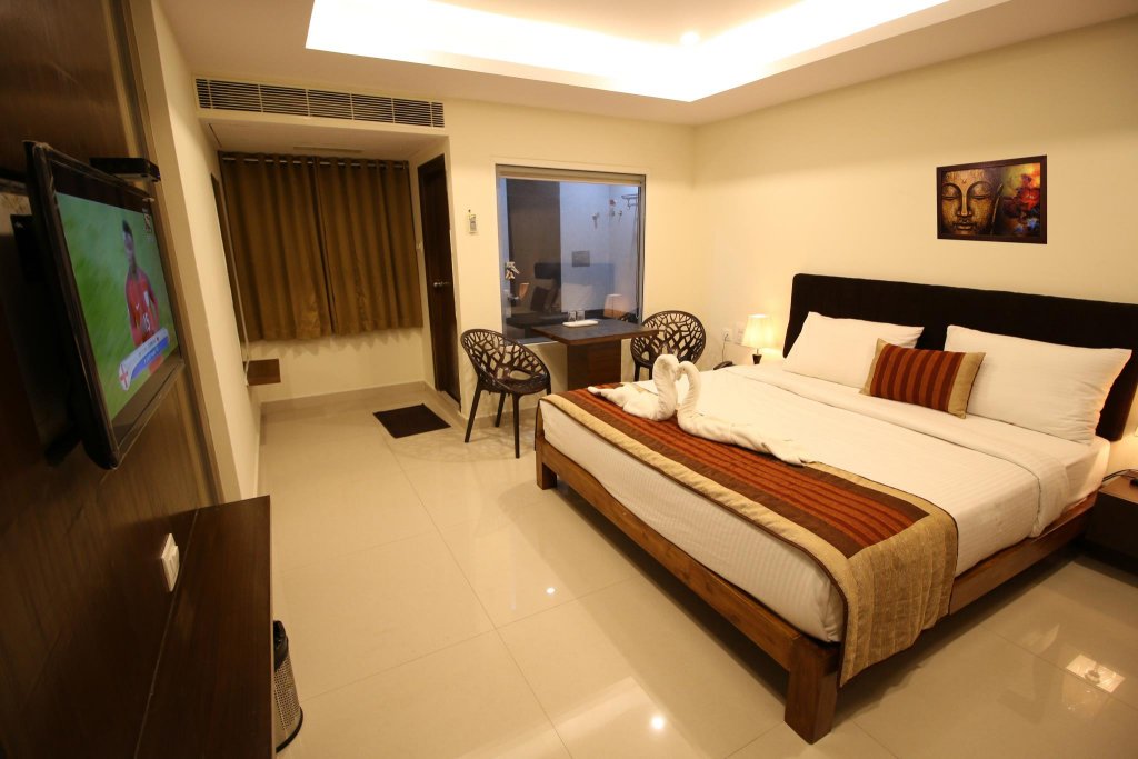 Фото Sri Maharaja Inn