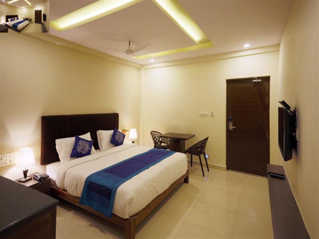 Фото Sri Maharaja Inn