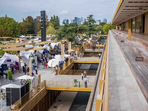 ParisLongchamp (Paris, 16e Arrondissement, Route des Tribunes) ، مركز ترفيهي