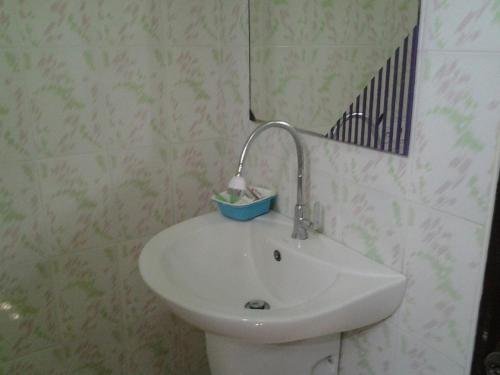 Фото Saw Nyein San Guest House