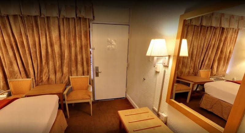 Фото Atlantic Paradise Inn and Suites