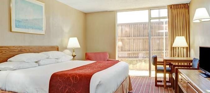 Фото 817 Hotel Days Inn by Wyndham Att Stadium/Texas Live