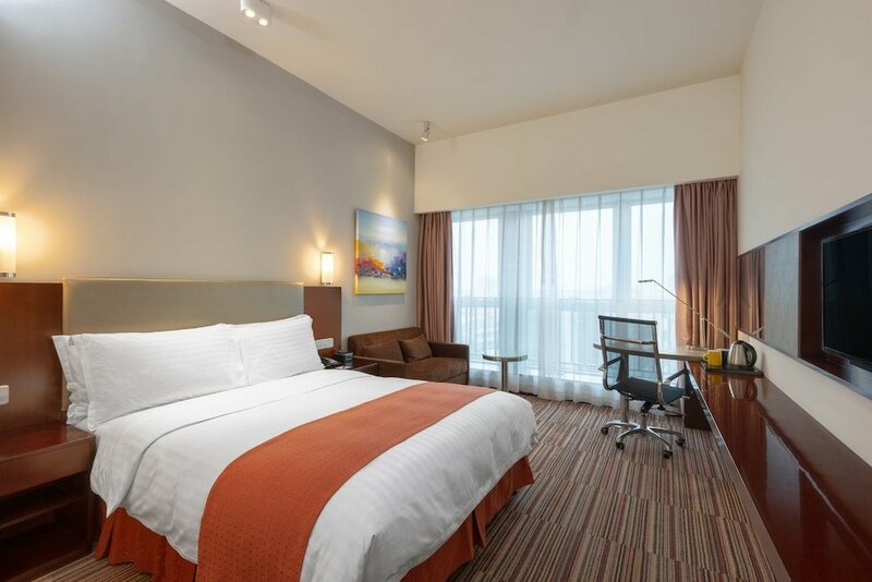 Гостиница Holiday Inn Express Foshan Nanhai, an Ihg Hotel в Фошане