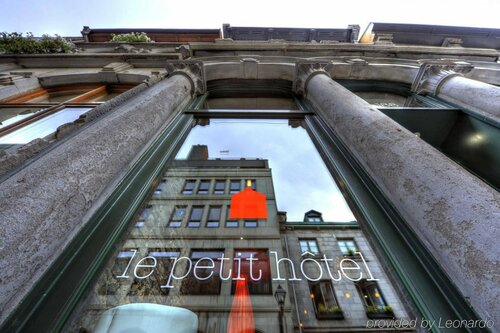 Гостиница Le Petit Hotel в Монреале