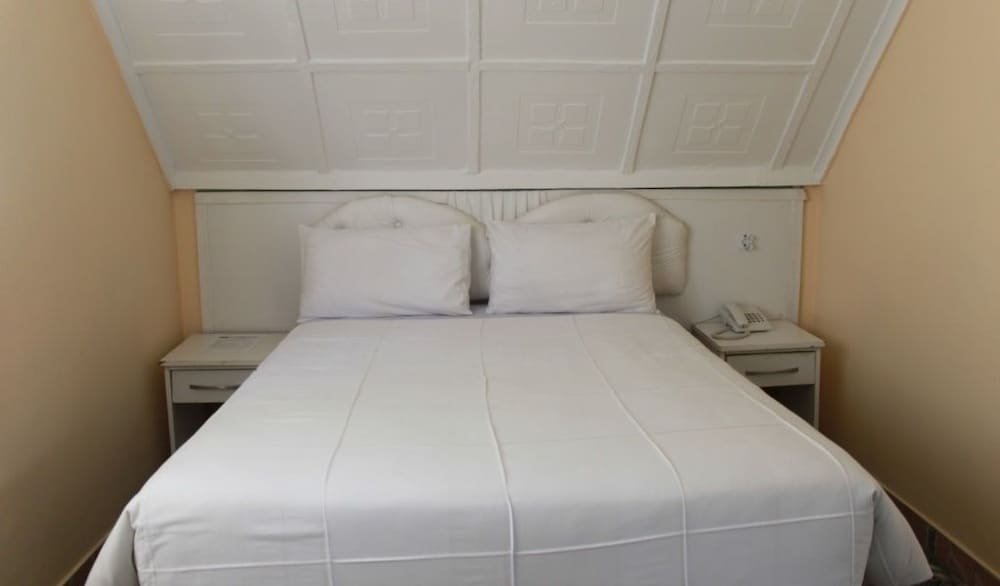 Фото Sunset Junction Lodges & Tours