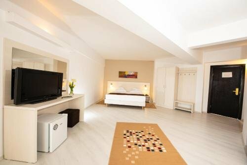 Гостиница Hotel Ambasador в Мамае