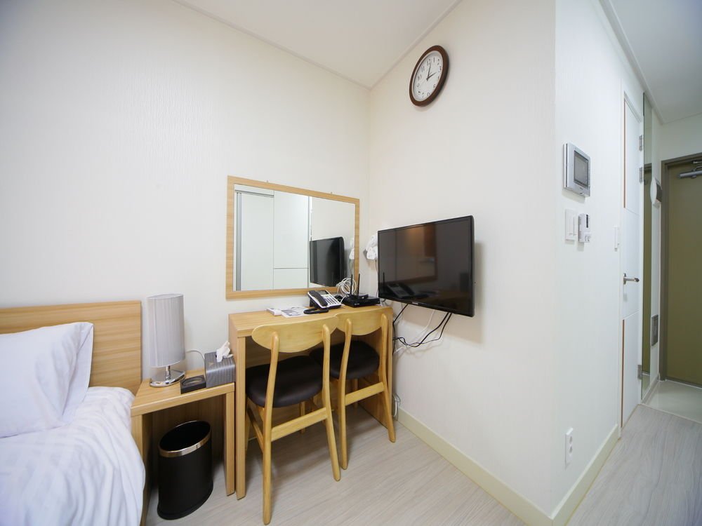 Фото Inn The City Business Hotel