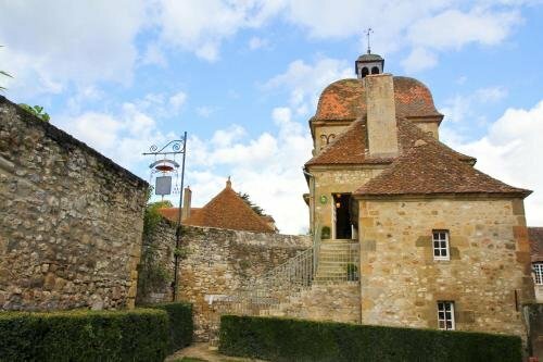 Гостиница La Porterie в Мулене