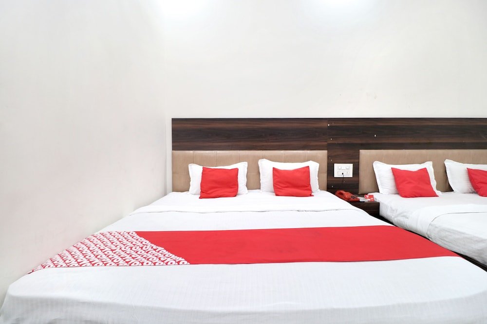 Фото Oyo 16379 Hotel LivInn Hub