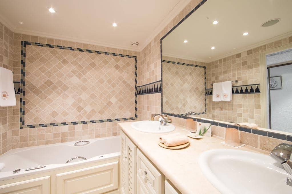 Фото Hotel Byblos Saint-Tropez