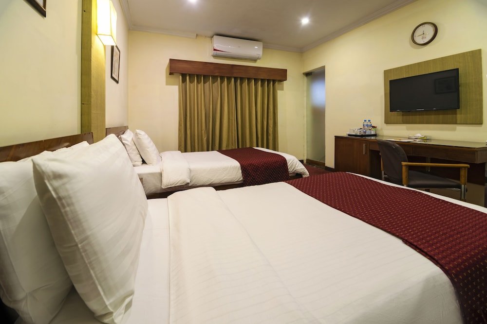 Фото Hotel One - The Mall Lahore